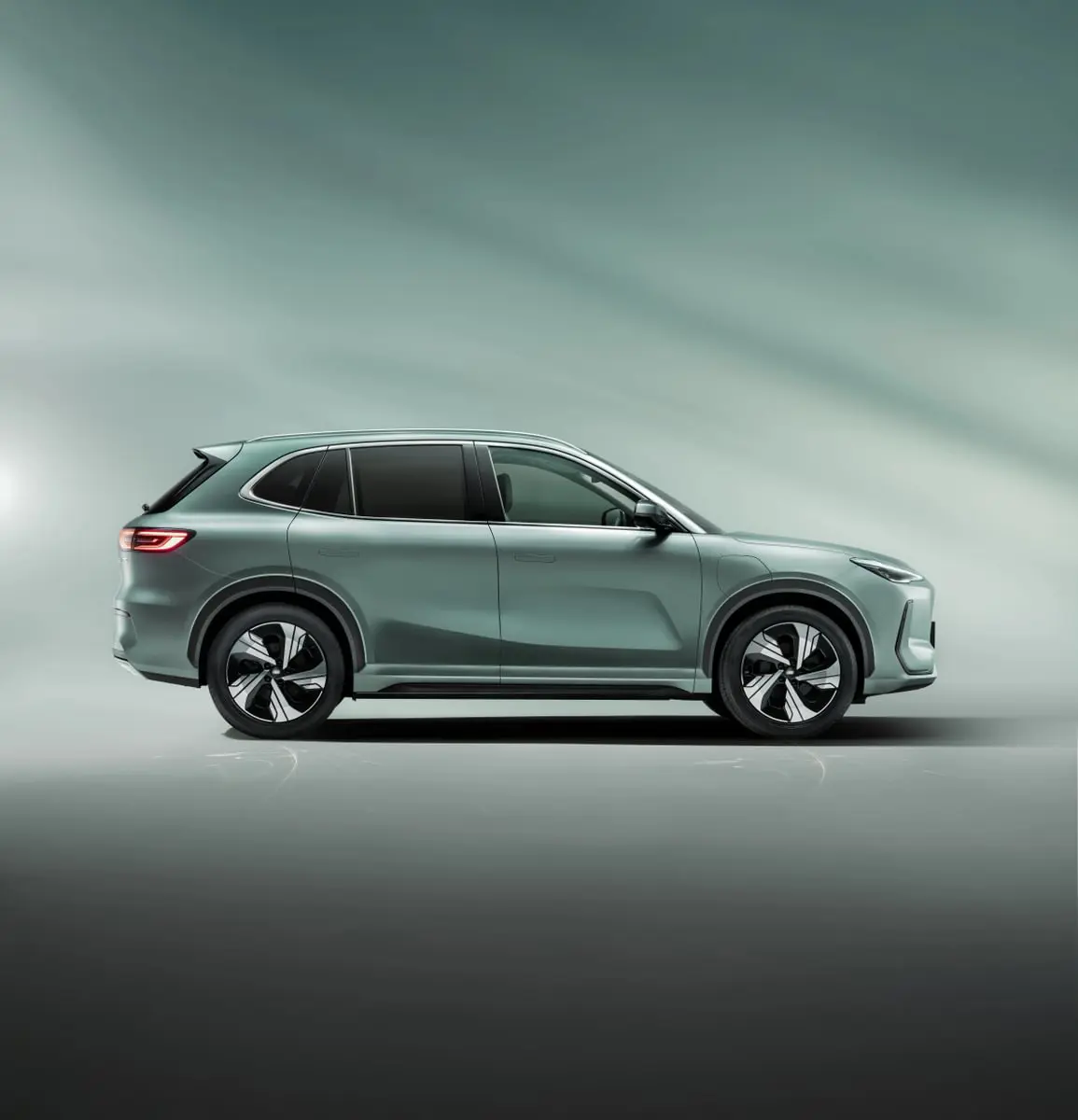 New Geely Vehicle Range CTA Card Image